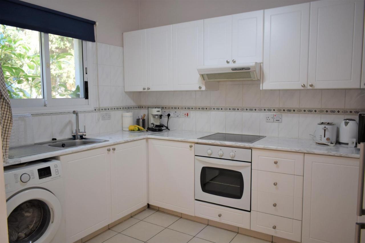 Townhouse In Paradise Gardens Paphos Extérieur photo